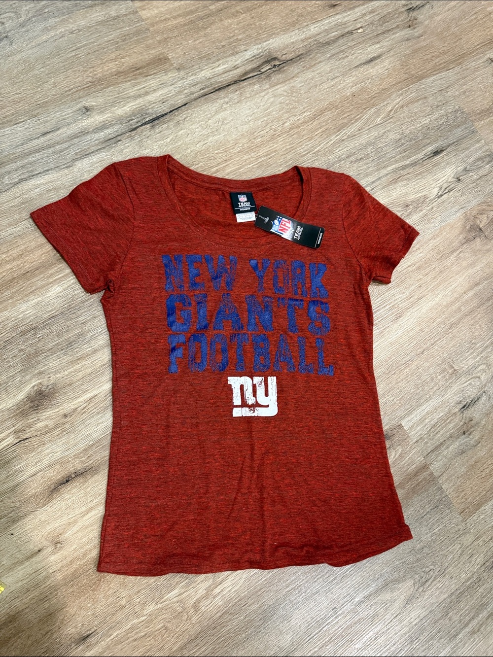 NWT New York Giants Scoop Neck Graphic Tee - Red Heather